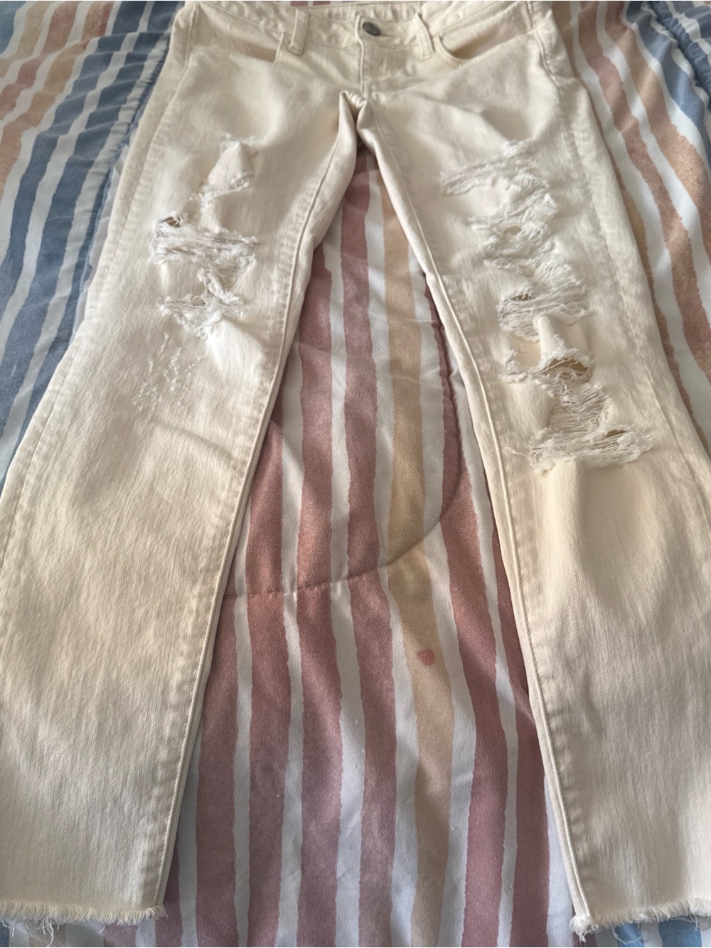 American Eagle Outfitters Cream/White Ripped Skinny Jeans